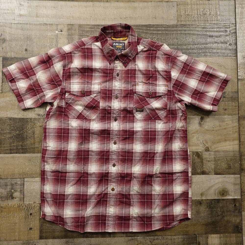 Ariat Rebar Plaid Button Front Shirt Men’s Medium Burgundy Short Sleeve Workwear